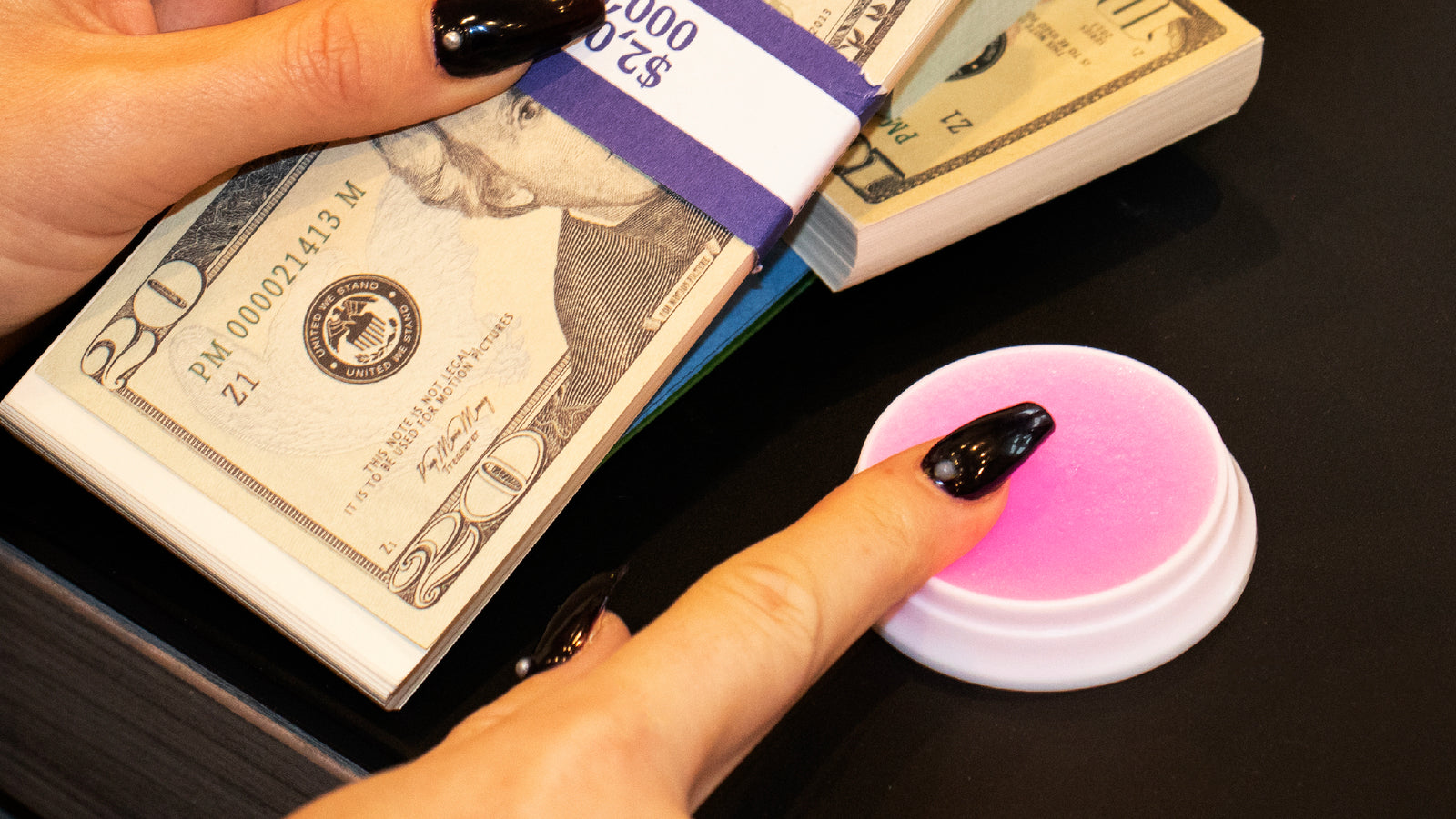 Fingertip Moistener